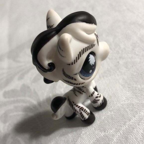 Littlest Pet Shop #903 Zebra LPS - Picture 2 of 16